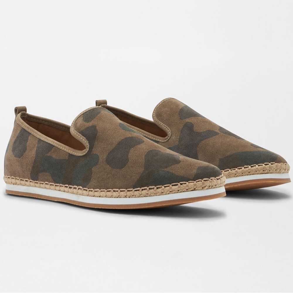 Peter Millar camo coastal slip on Sz 10.5.